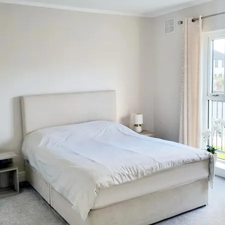 펜션 Private 3 Bedroom House In Town